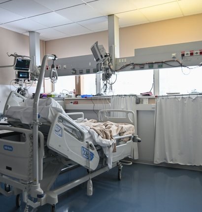 Photograph of Narayan Hospital, Gorakhpur